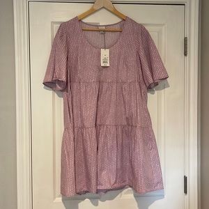 Pinky/purple patterned dress with pockets! Size M. NWT.